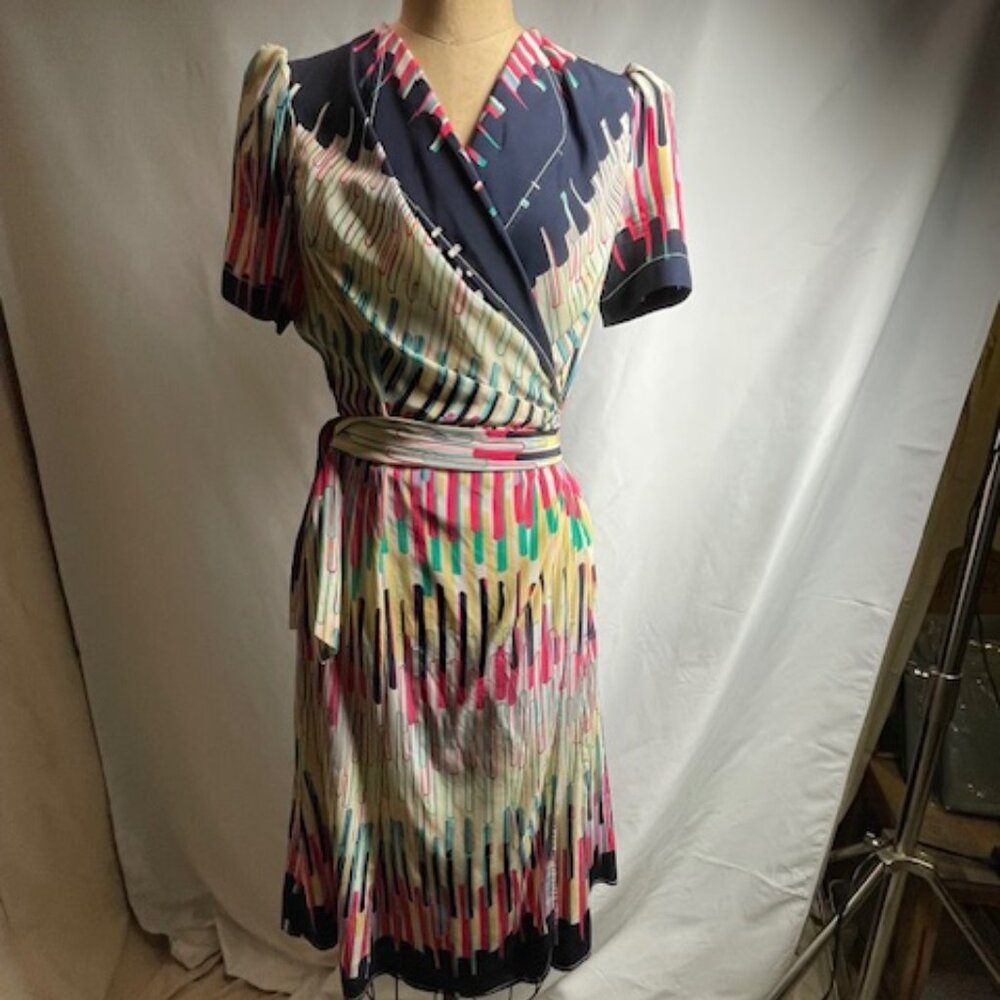 Really cool vintage wrap dress in amazing multi color print